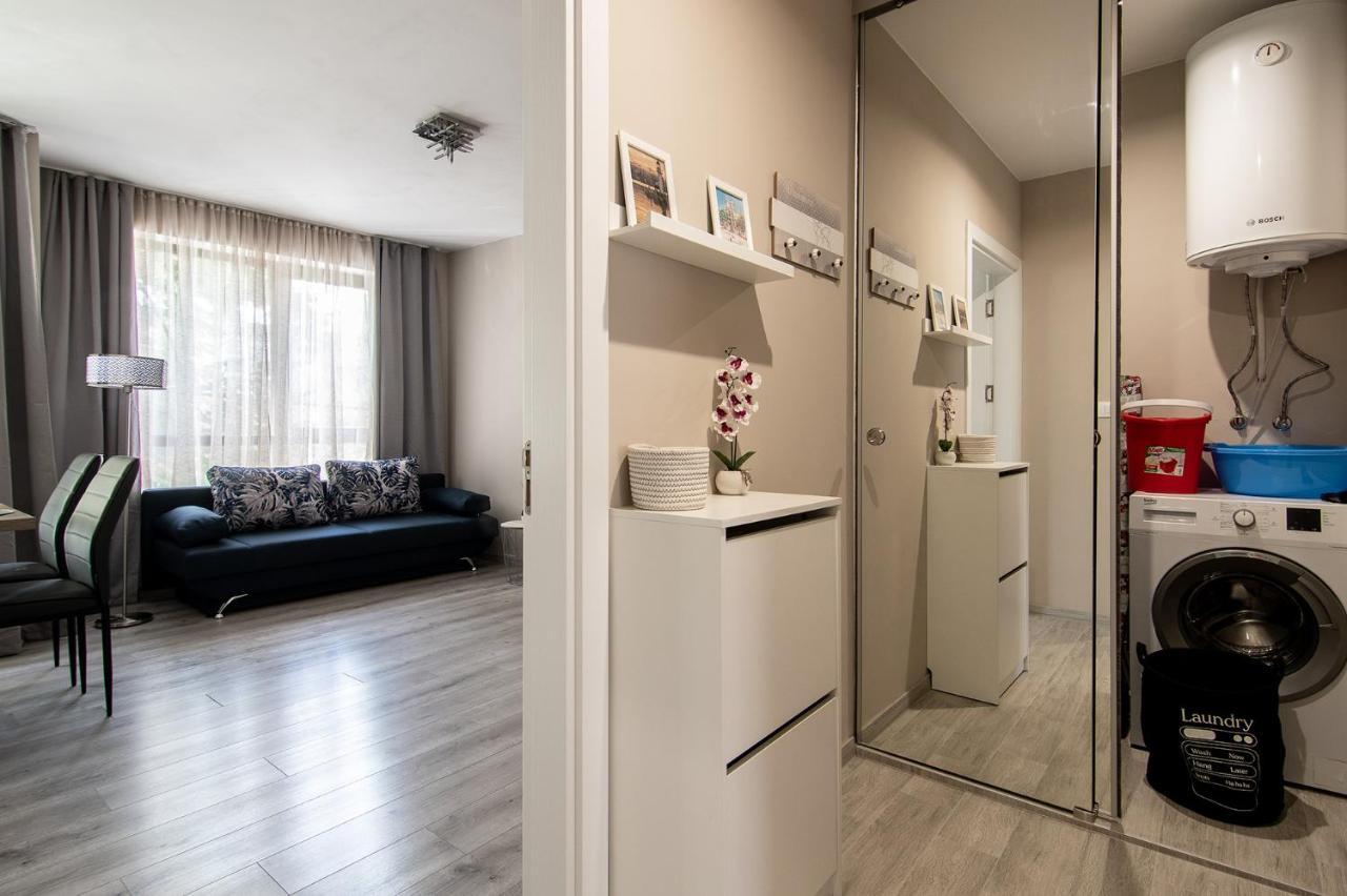 Cozy Flats Nearby Center Free Park Area Apartment Varna Exterior photo