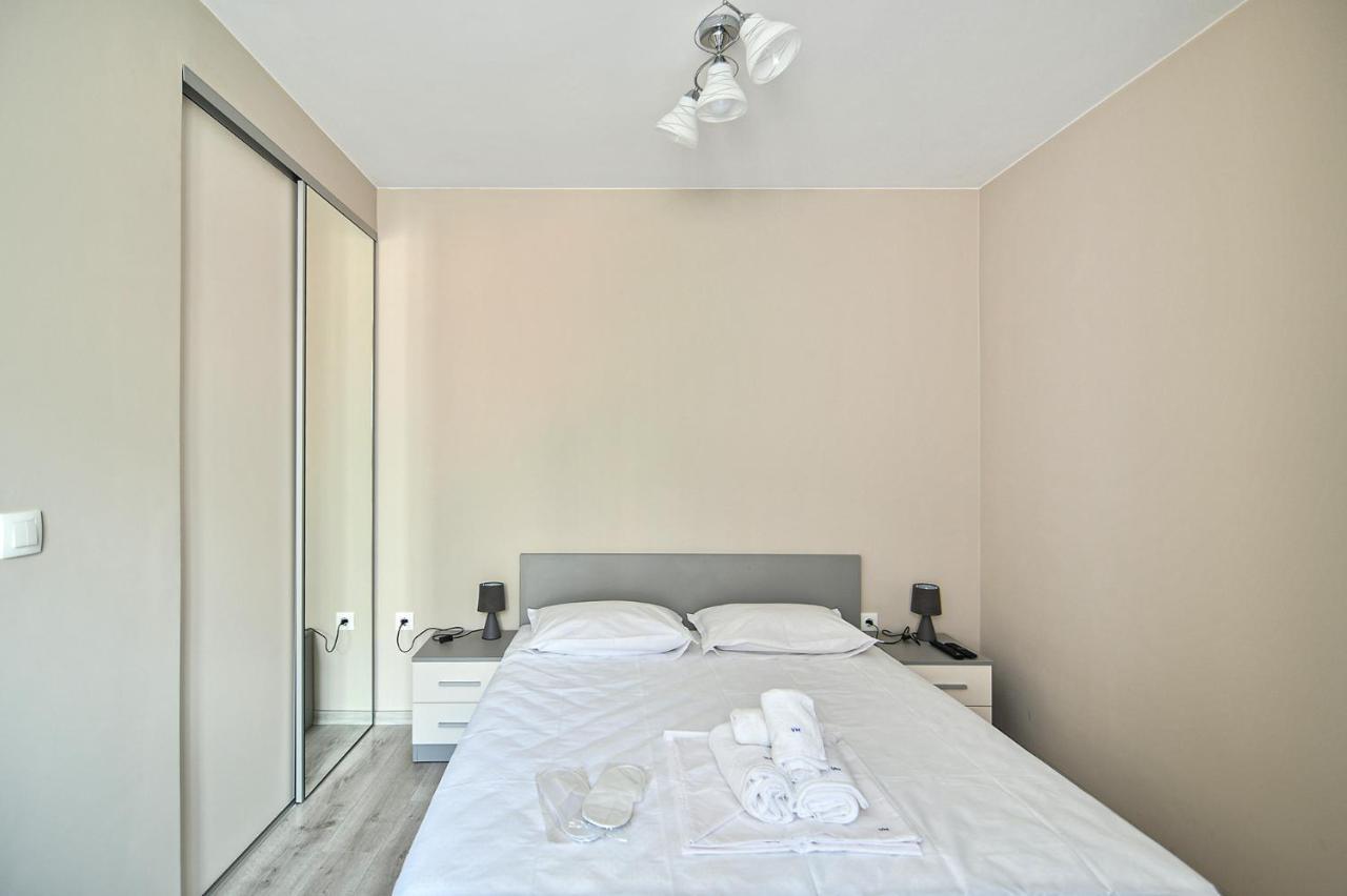 Cozy Flats Nearby Center Free Park Area Apartment Varna Exterior photo